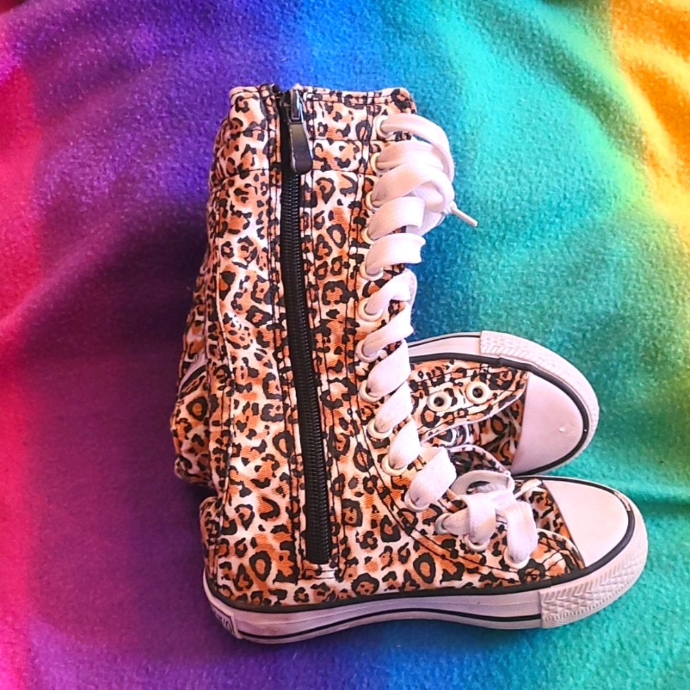 High hightop converse like boots